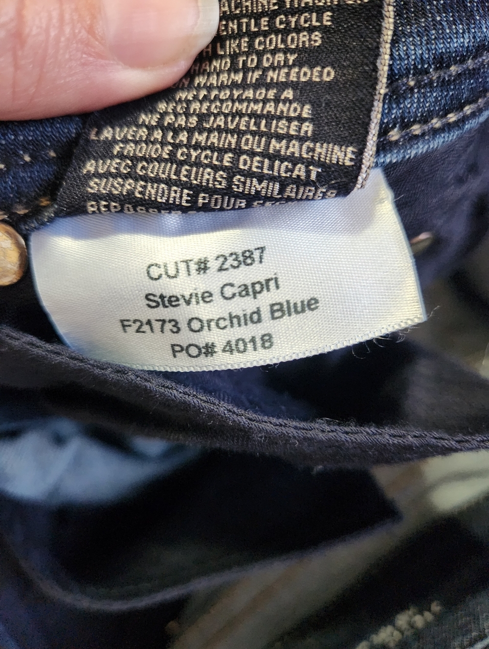 Fidelity Stevie Mid Rise Capri Jeans Orchid Blue Wash Size 29 EUC Made in USA - Picture 10 of 10